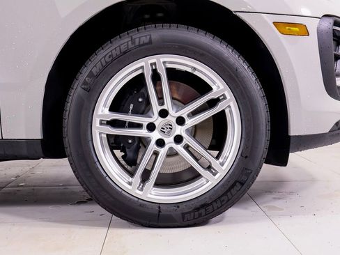 New 2026 Porsche Macan image 26