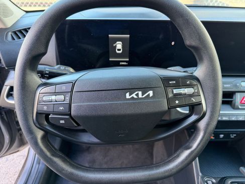 Used 2025 Kia K4 LXS image 27