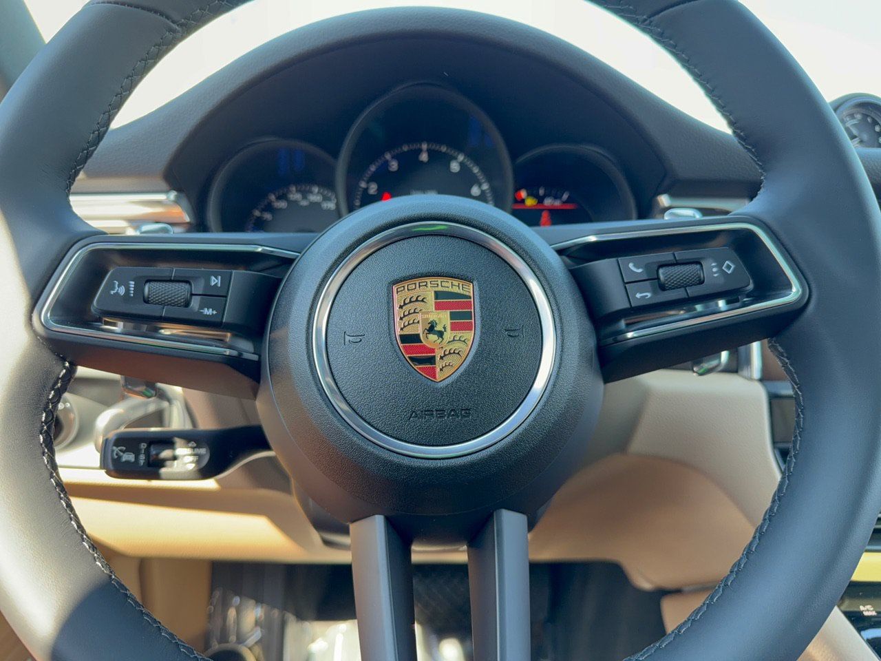 Used 2026 Porsche Macan AWD/4WD image 10