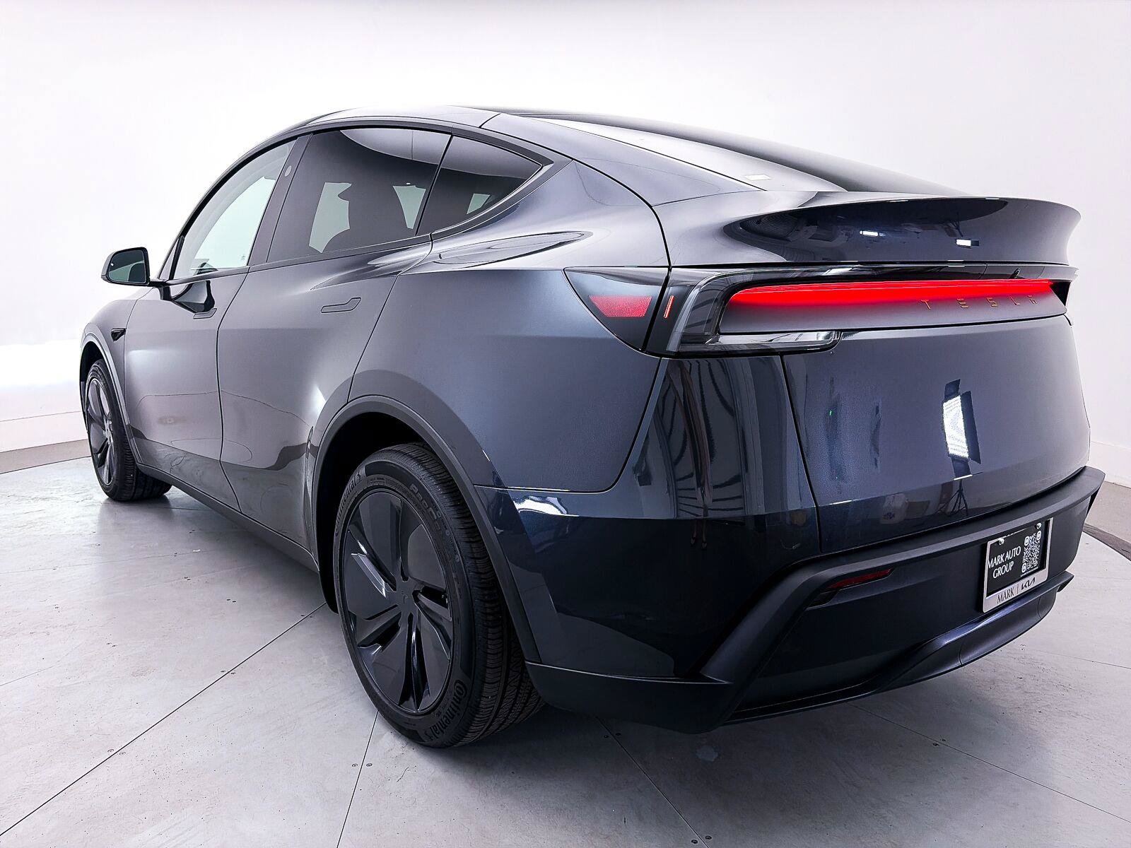 Used 2026 Tesla Model Y 2WD image 13