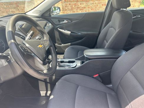 Used 2020 Chevrolet Malibu LT FWD image 18
