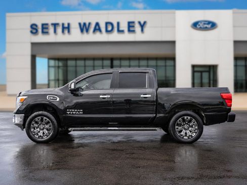 Used 2017 Nissan Titan SV AWD/4WD image 4