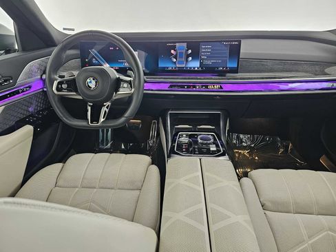 Used 2023 BMW 760i xDrive AWD/4WD image 19