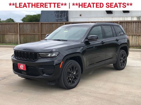 New 2025 Jeep Grand Cherokee Altitude image 3