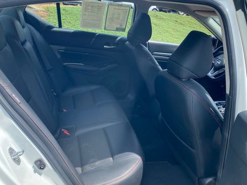 Used 2025 Nissan Altima 2.5 SR FWD image 16