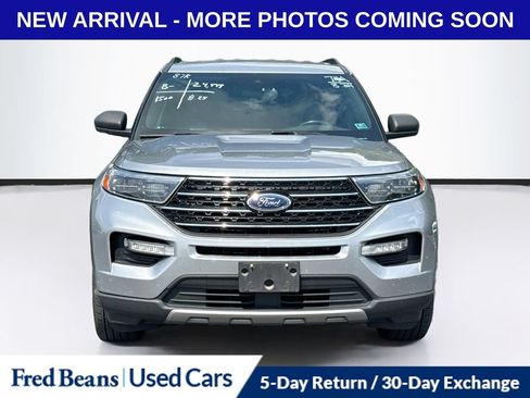 Used 2020 Ford Explorer XLT w/ Equipment Group 202A AWD/4WD image 2