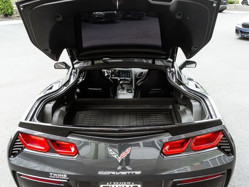 Used 2019 Chevrolet Corvette Stingray Coupe w/ Carbon Flash Badge Package RWD image 25