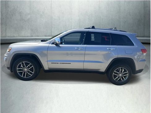 Used 2017 Jeep Grand Cherokee Limited AWD/4WD image 2