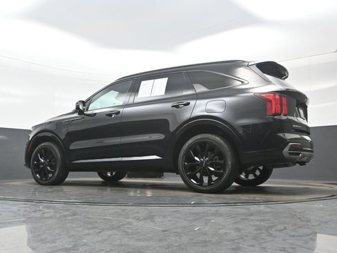 Used 2023 Kia Sorento SX image 32