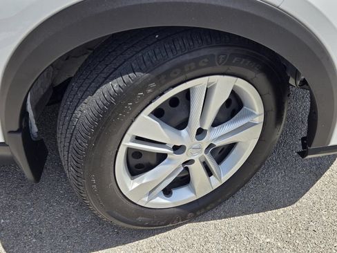 Certified 2025 Nissan Kicks Play S FWD image 6