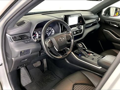 Used 2021 Toyota Highlander XSE image 13
