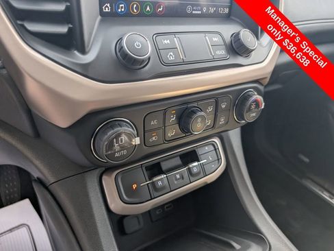 Used 2023 GMC Acadia Denali w/ Denali Ultimate Package AWD/4WD image 21