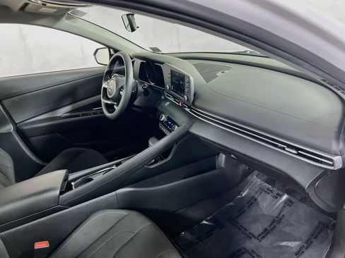 Used 2022 Hyundai Elantra Blue FWD image 27