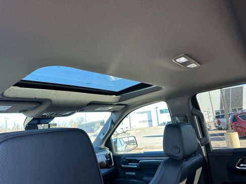 Used 2025 GMC Sierra 1500 Denali w/ Denali Reserve Package image 10