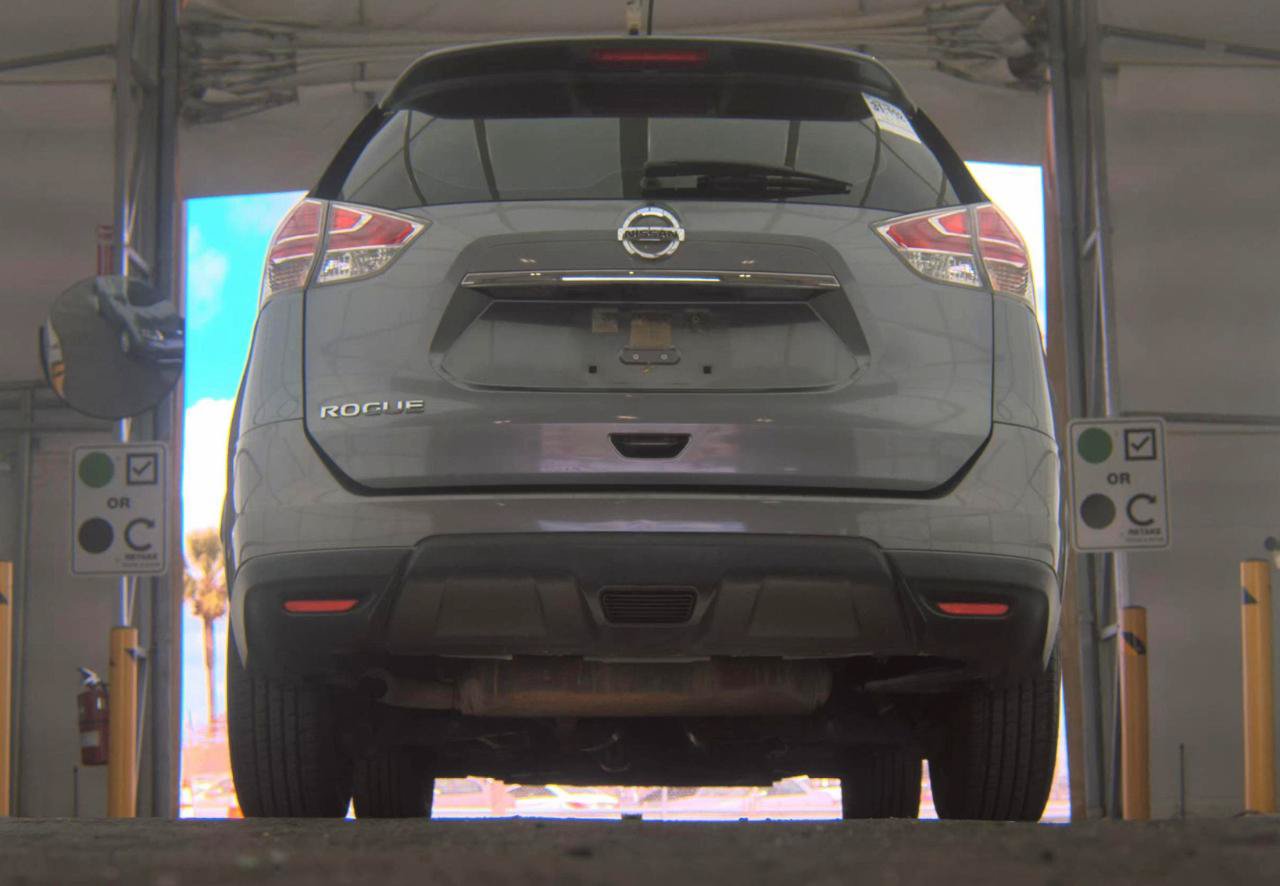 Used 2016 Nissan Rogue S FWD image 7