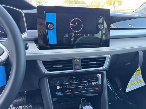 New 2026 Volkswagen Taos SE FWD image 25