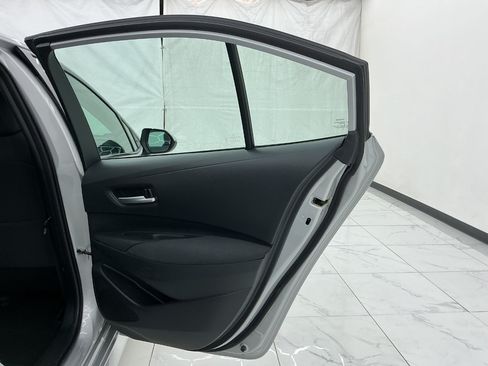 Used 2021 Toyota Corolla LE FWD image 25