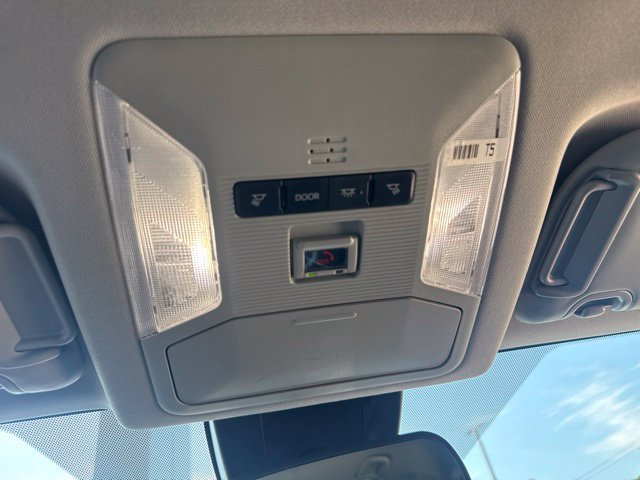 Used 2025 Toyota RAV4 XLE AWD/4WD image 25