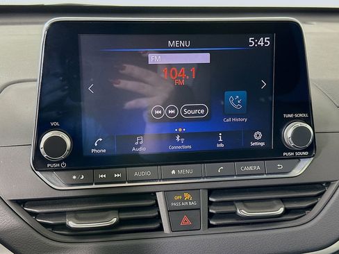 Used 2019 Nissan Altima 2.5 SV FWD image 14