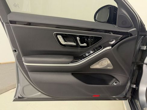Used 2023 Mercedes-Benz S 580 S 580 w/ AMG Line image 5