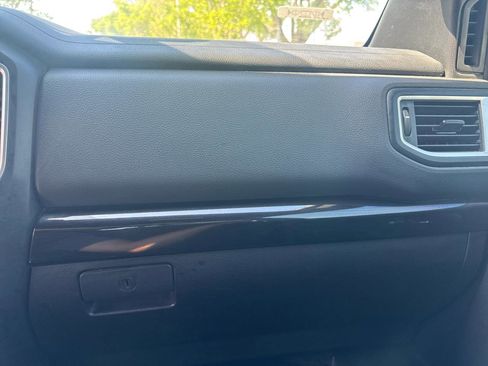 Used 2018 Nissan Titan SV w/ SV Convenience Package RWD image 20
