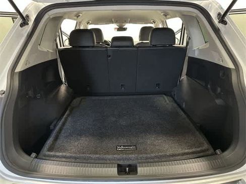 Certified 2022 Volkswagen Tiguan SE image 25
