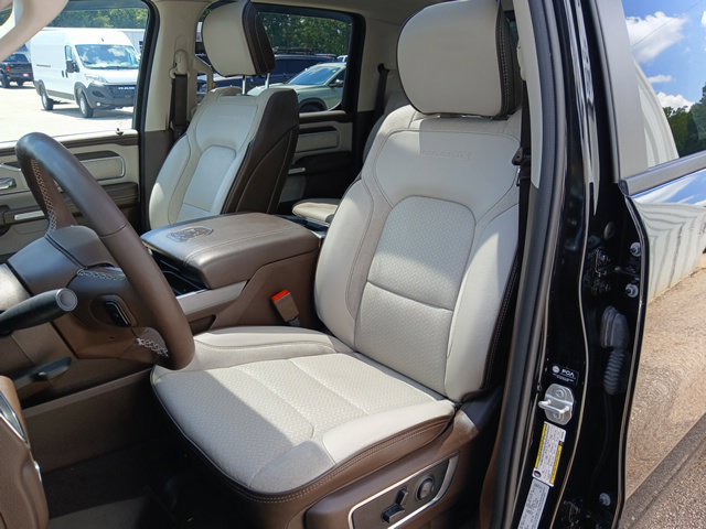 Used 2025 RAM 1500 Laramie AWD/4WD image 36