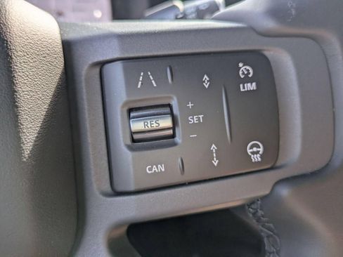 New 2026 Land Rover Defender 110 X-Dynamic SE AWD/4WD image 18