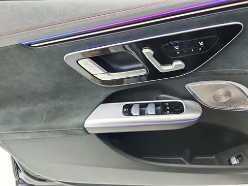 Used 2023 Mercedes-Benz EQE 500 4MATIC Sedan image 35