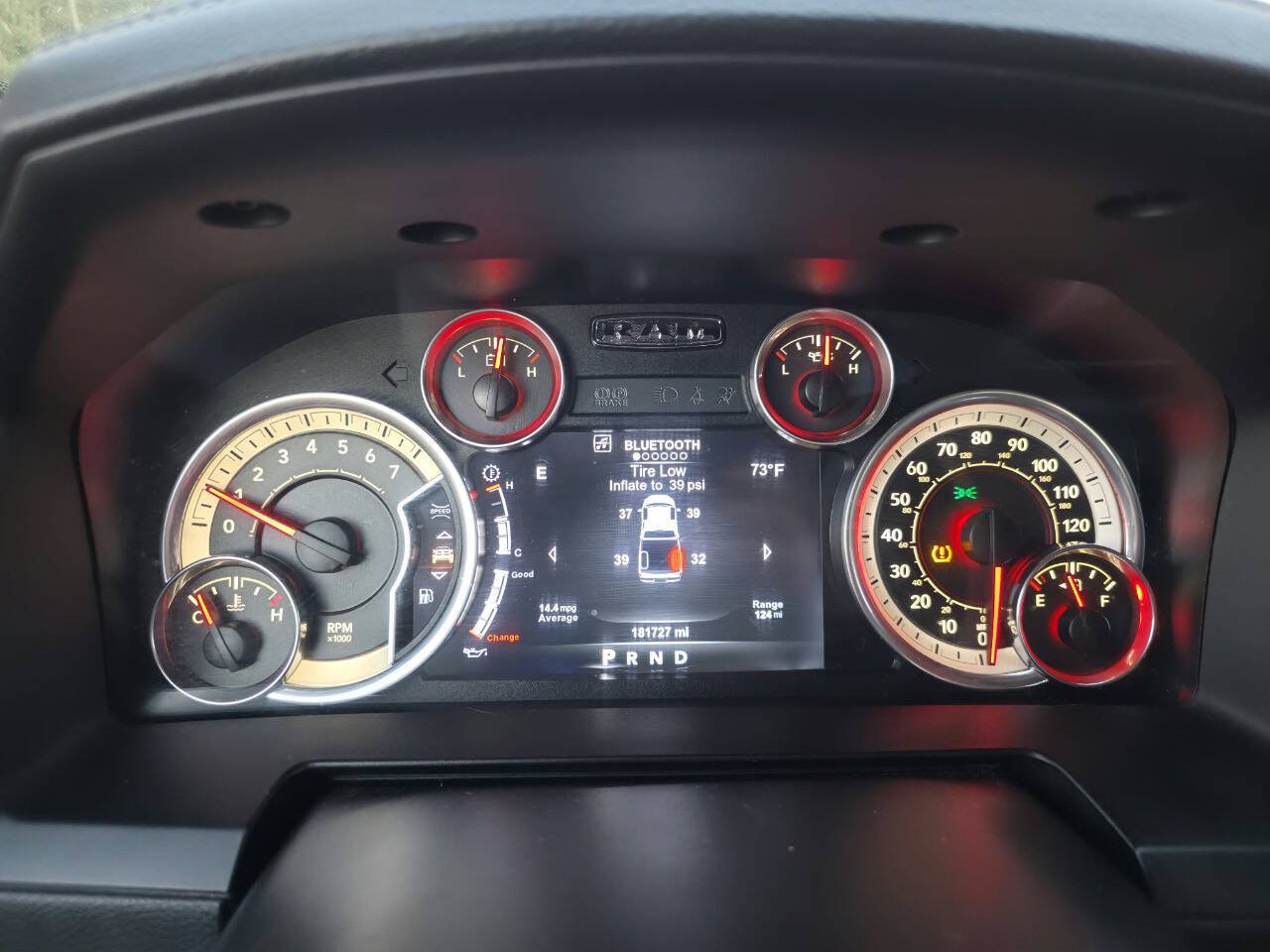 Used 2015 RAM 1500 Laramie w/ Convenience Group AWD/4WD image 24