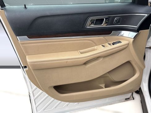 Used 2016 Ford Explorer Limited image 17