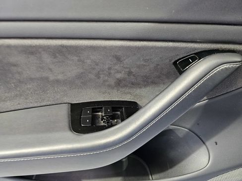 Used 2018 Tesla Model 3 Mid Range RWD image 13