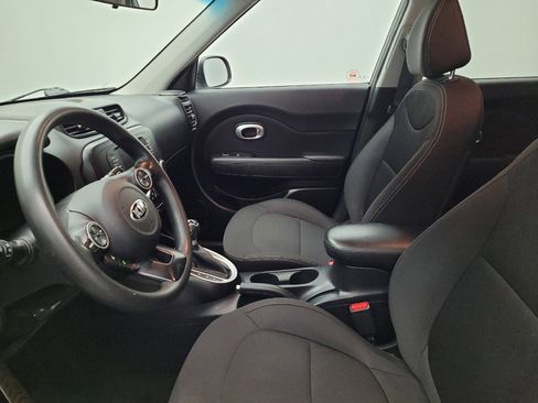 Used 2018 Kia Soul image 17