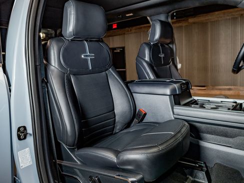 Used 2025 Ford F350 Platinum image 29