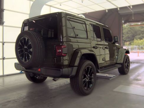 Used 2022 Jeep Wrangler Unlimited Sahara AWD/4WD image 2