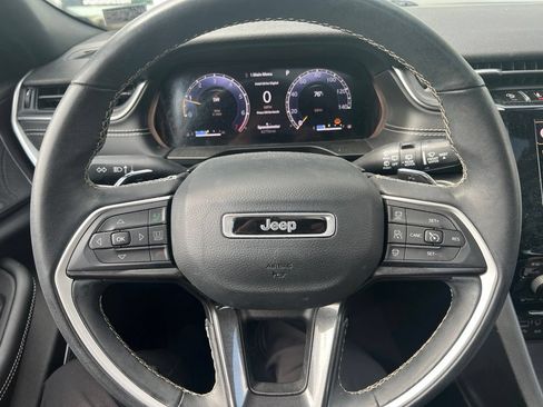 Used 2022 Jeep Grand Cherokee Altitude AWD/4WD image 9