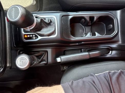 Used 2020 Jeep Gladiator Sport w/ Quick Order Package 24S AWD/4WD image 19