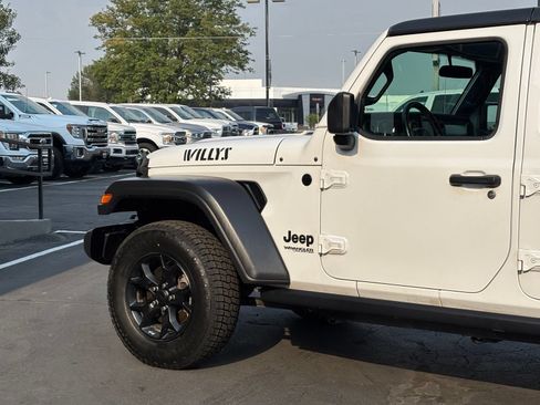 Used 2021 Jeep Wrangler Unlimited Sport AWD/4WD image 6