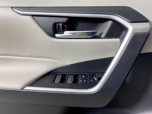 Certified 2022 Toyota RAV4 XLE image 21