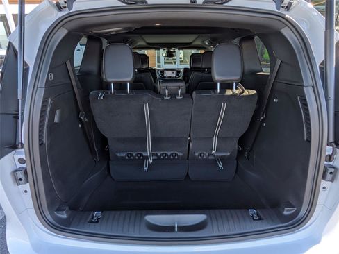 New 2026 Chrysler Pacifica Select AWD/4WD image 31