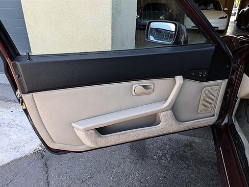 Used 1987 Porsche 944 Coupe RWD image 18