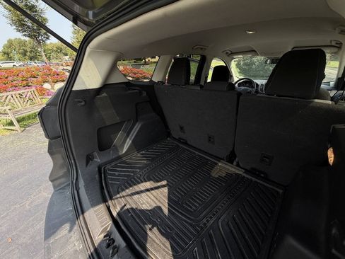 Used 2018 Ford Escape SE w/ SE Sync 3 Package FWD image 8