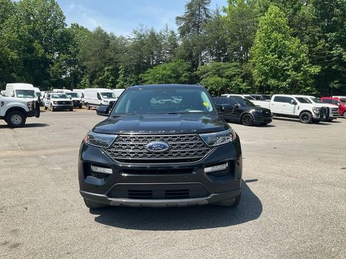 Used 2024 Ford Explorer XLT w/ Equipment Group 202A RWD image 2