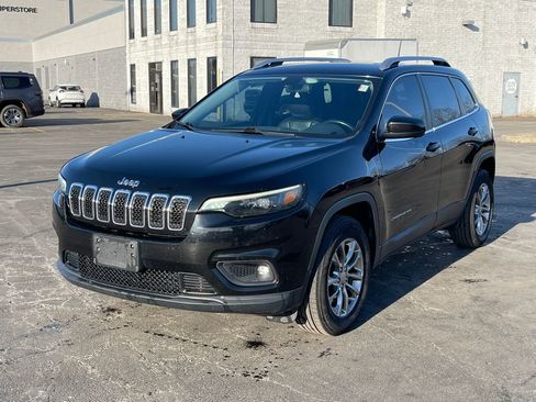 Used 2019 Jeep Cherokee Latitude Plus w/ Cold Weather Group image 3