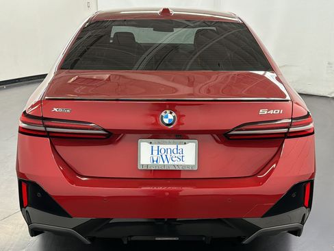 Used 2025 BMW 540i xDrive w/ M Sport Package AWD/4WD image 10