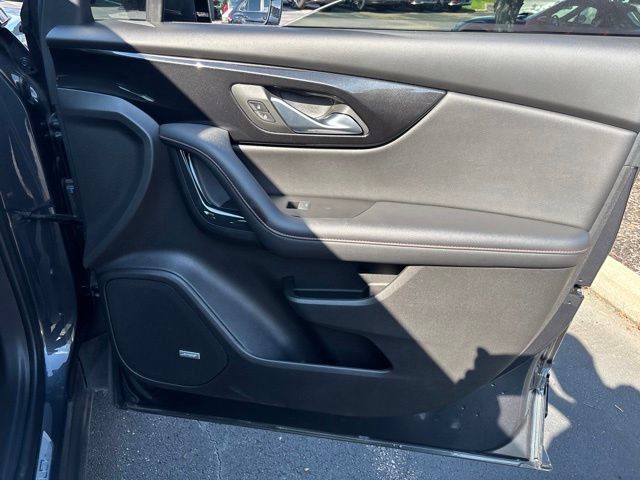Used 2021 Chevrolet Blazer RS w/ Enhanced Convenience Package FWD image 11