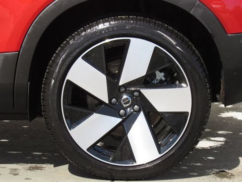 Used 2023 Volvo C40 P8 Recharge Ultimate w/ Protection Package Premier AWD/4WD image 35