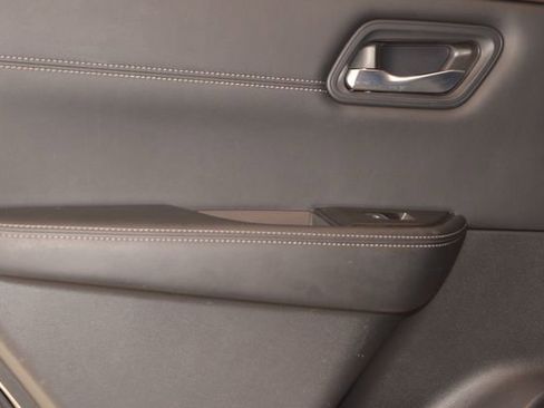 Used 2023 Nissan Rogue SL image 18