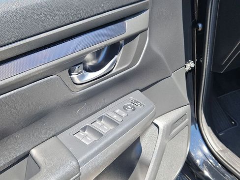Used 2025 Honda CR-V LX image 15