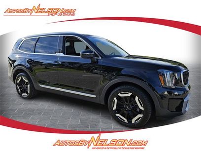 Used 2023 Kia Telluride EX w/ EX Captain's Chair Package